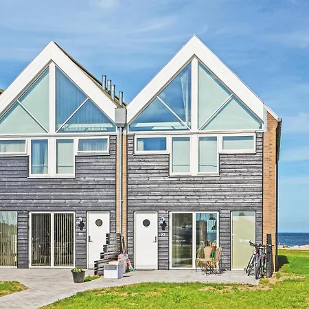 Vakantiehuis Prachtig In Met Uitzicht Op Zee